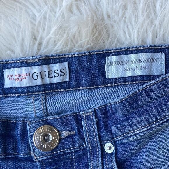 Guess Medium Rise Skinny Distressed Sarah Fit Size 26 - Picture 4 of 12